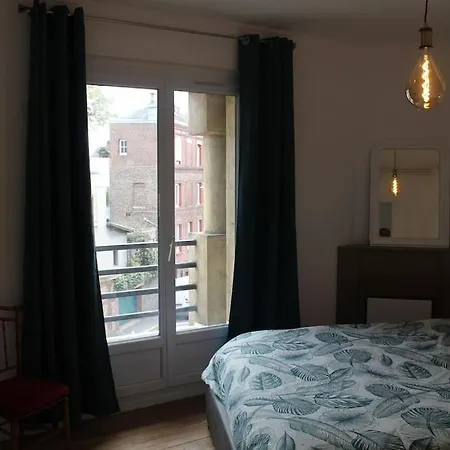Rive Droite Apartment